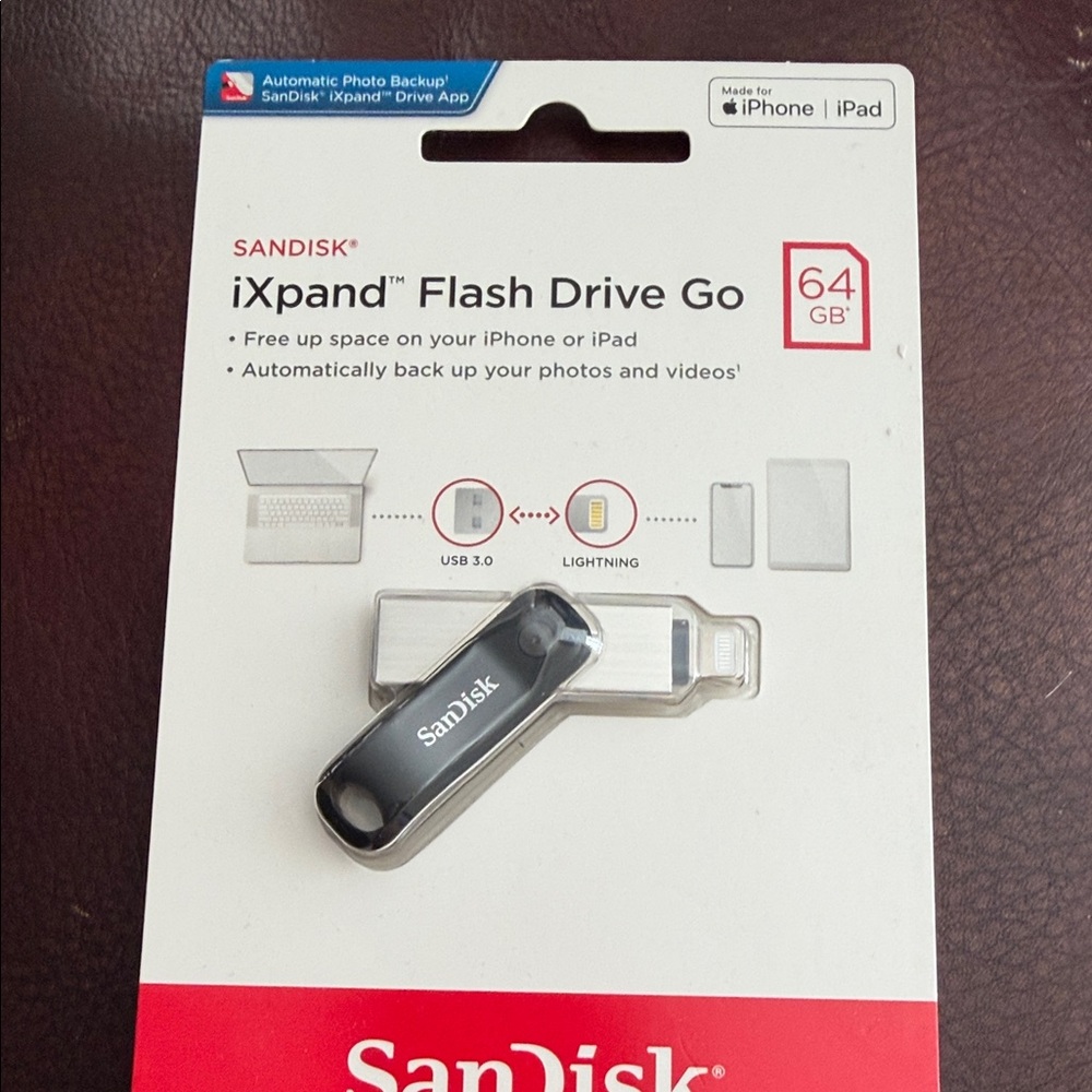 Andis iXpand Flash Drive Go 64GB - Black and Silver